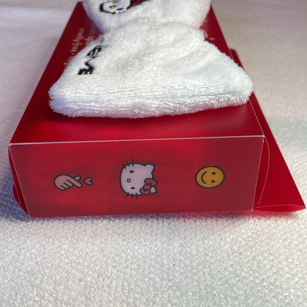Hello Kitty Plush Headband - Picture 5 of 6